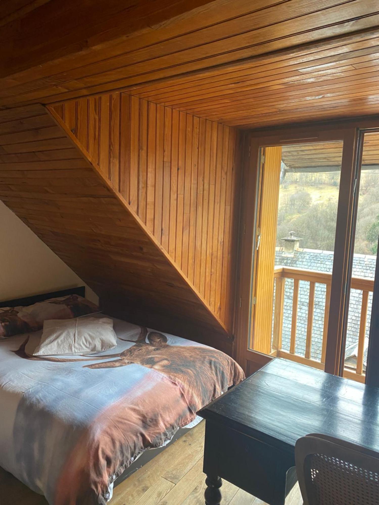 Maison Pyrenees Saint-Aventin Exteriör bild